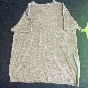 Bundle of 4 Men’s T-shirt’s (Express and Old Navy)